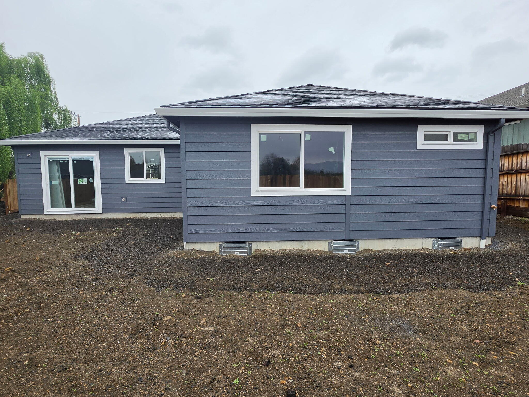 190 Barton Road Eagle Point, OR 97524 - Photo 4 of 7 20260401_130703