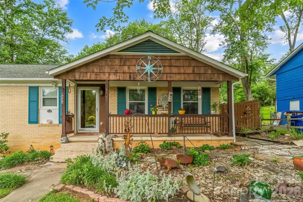 $450,000 | 10 Oak Leaf Lane, Arden, NC 28704