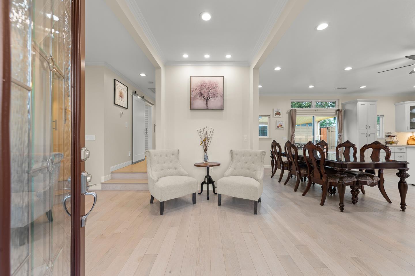1011 Prospect Heights Santa Cruz, CA 95065 - Photo 21 of 50 a living room with furniture
