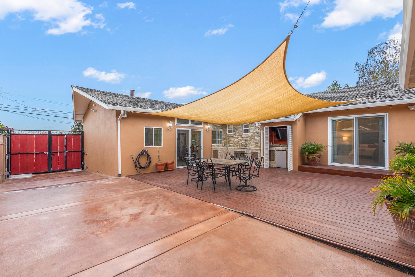 1011 Prospect Heights Santa Cruz, CA 95065 - Photo 9 of 50 a view of a house with sitting area and furniture
