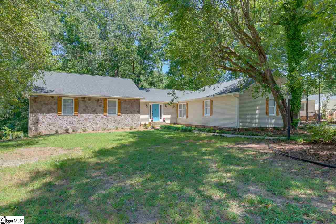 2 Randy Drive Taylors, SC 29687 - Photo 1 of 36 Gallery Image 1