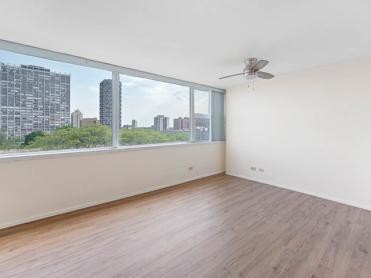 6301 North Sheridan Road, Unit 7G Chicago, IL 60660 - Photo 3 of 14 Gallery Image 3