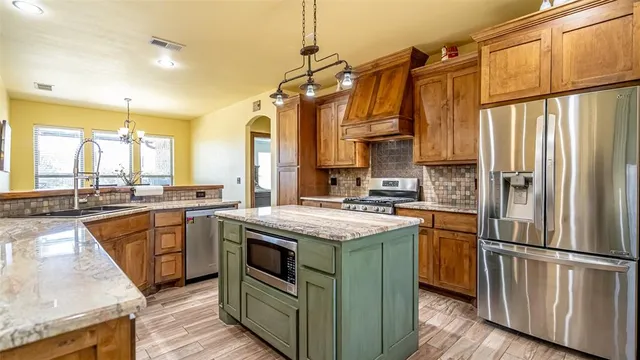 $850,000 | 114 Woodlot Lane, Azle, TX 76020