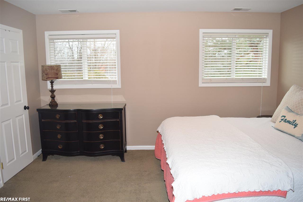 422 Barclay Road Grosse Pointe Farms, MI 48236 - Photo 25 of 41