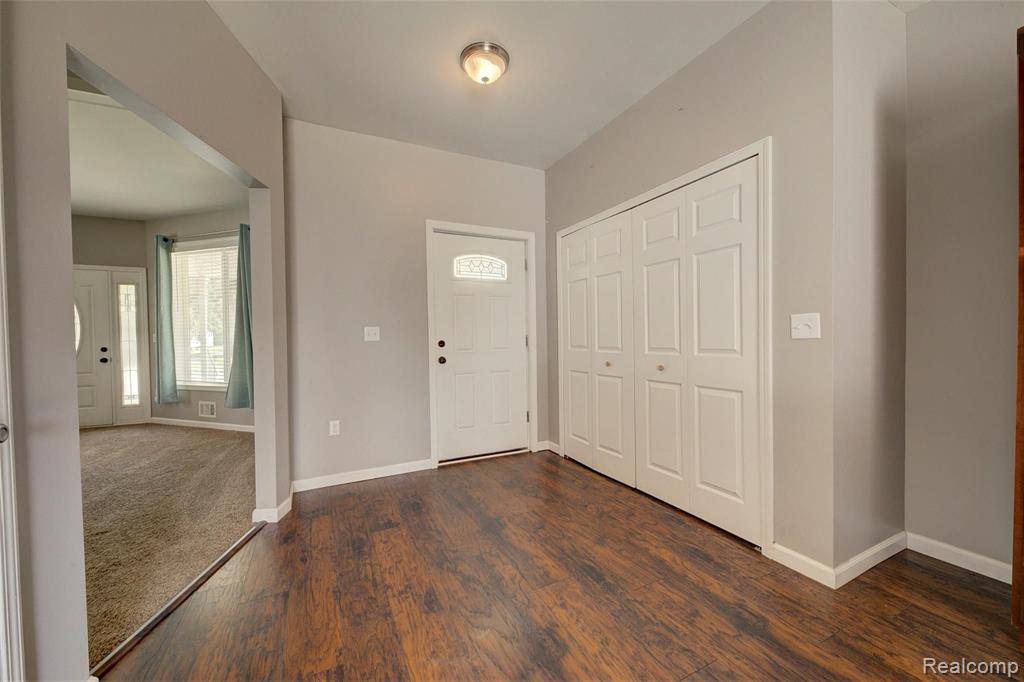 503 East Clinton Street Howell, MI 48843 - Photo 5 of 58