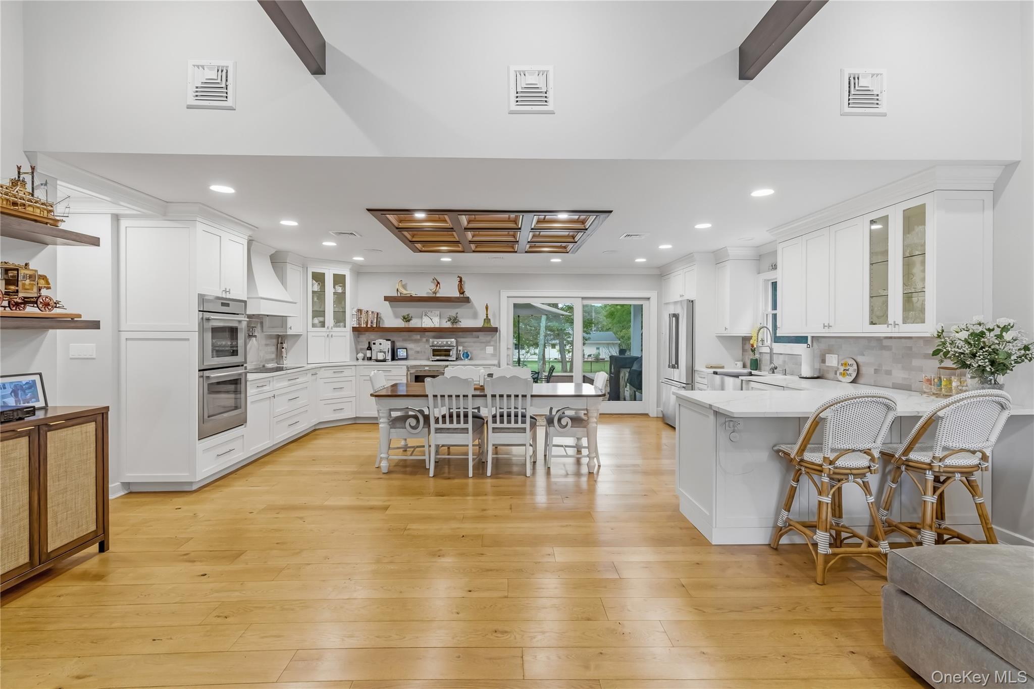 345 Bartley Road Mattituck, NY 11952 - Photo 4 of 28