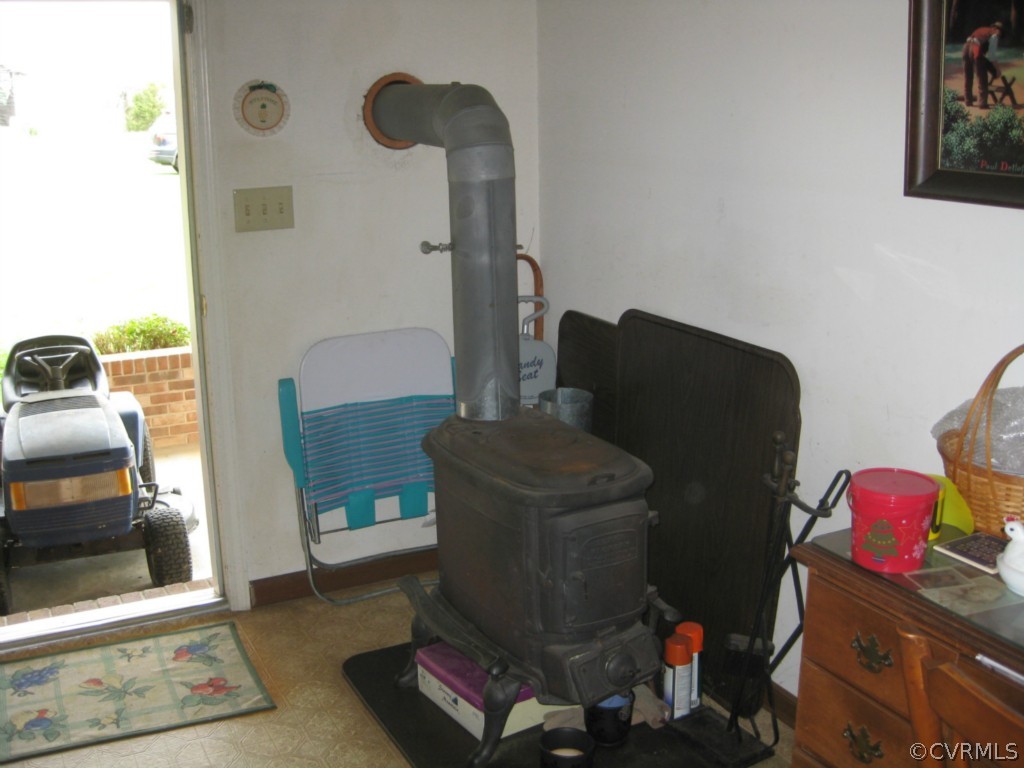 1067 Unity Road Kenbridge, VA 23944 - Photo 21 of 21 a living room with furniture and a window