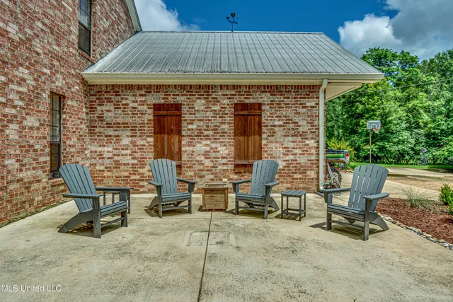 $314,999 | 4661 Wildwood Road, Benton, MS 39039