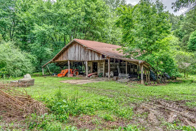 $314,999 | 4661 Wildwood Road, Benton, MS 39039