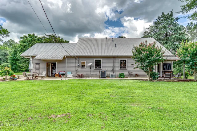 $314,999 | 4661 Wildwood Road, Benton, MS 39039