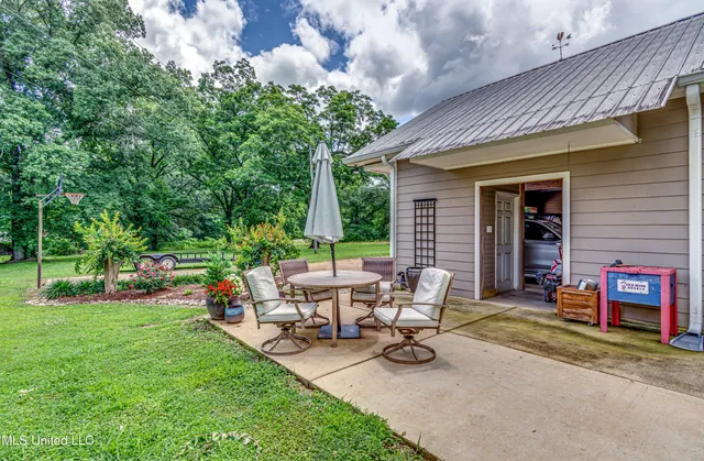 $314,999 | 4661 Wildwood Road, Benton, MS 39039