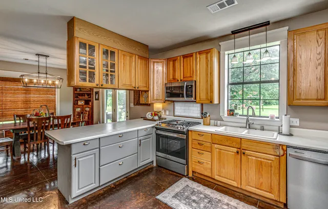 $314,999 | 4661 Wildwood Road, Benton, MS 39039