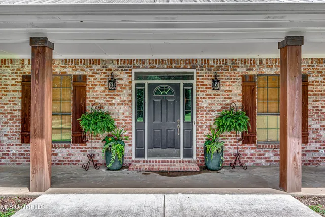 $314,999 | 4661 Wildwood Road, Benton, MS 39039