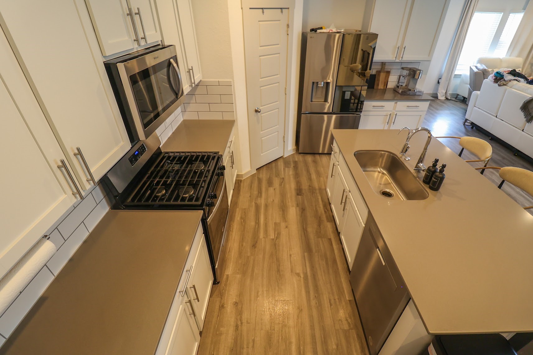 7727 Sleek Flock Lane Rosharon, TX 77583 - Photo 10 of 50 Gas stove.