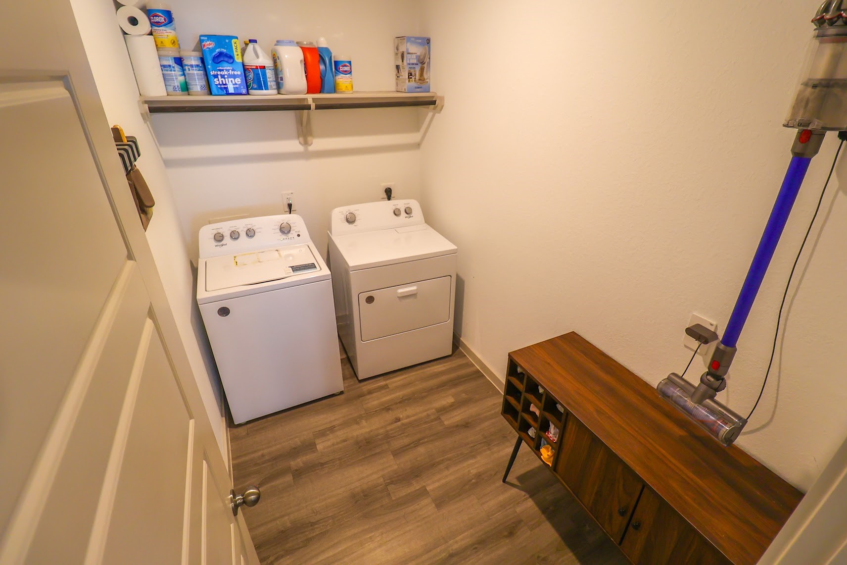 7727 Sleek Flock Lane Rosharon, TX 77583 - Photo 11 of 50 Spacious laundry room.