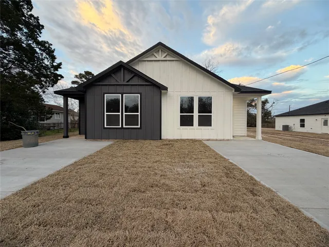 $387,000 | 106 Runnels Street, Willis, TX 77378