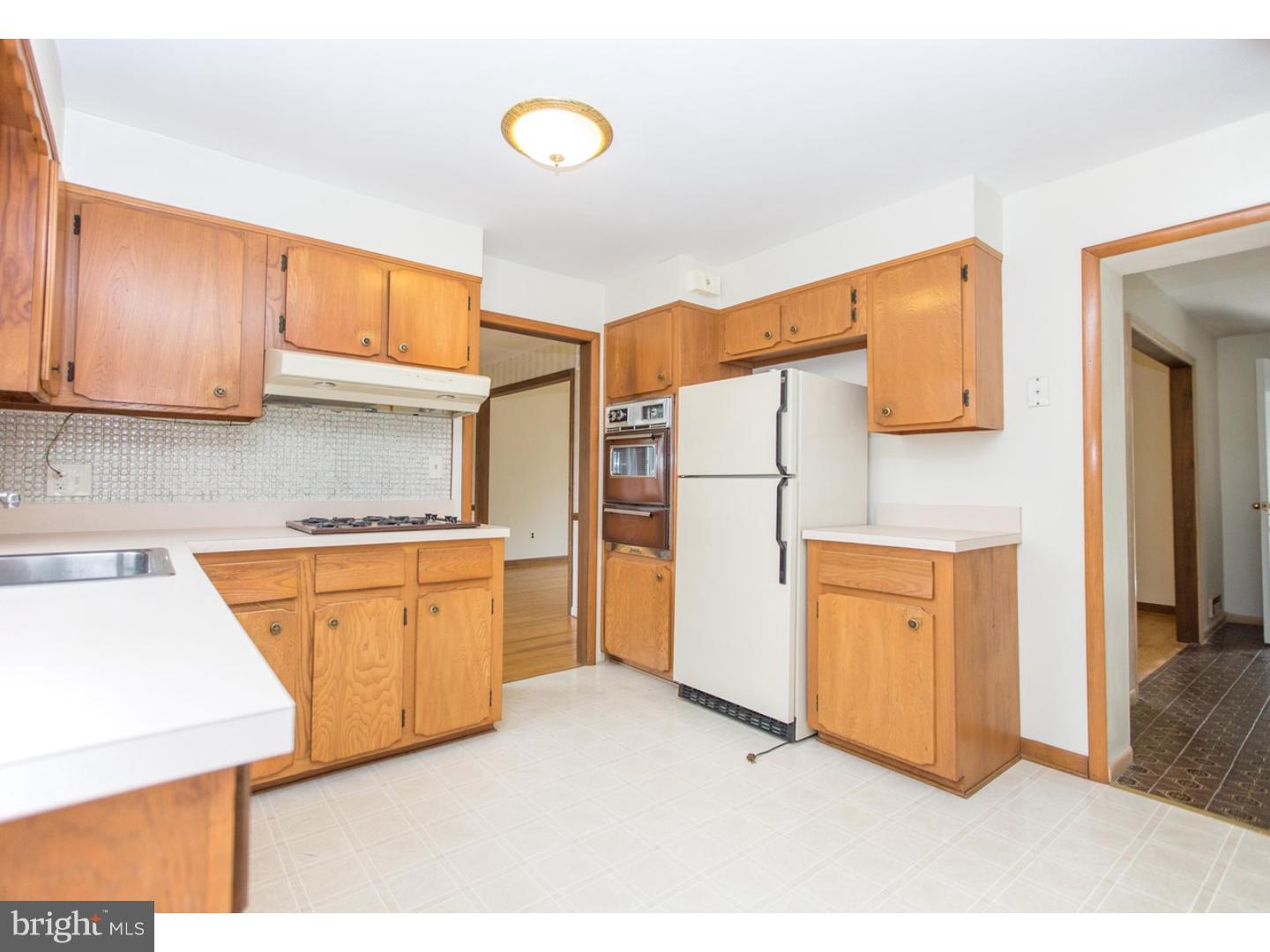 49 Hamilton Road Marlton, NJ 08053 - Photo 8 of 24 Kitchen