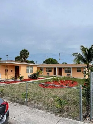 $1,600 | 1564 West 28th Street, Unit B, Riviera Beach, FL 33404