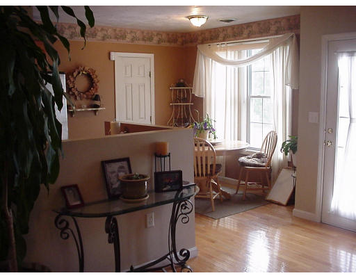 17 Belcourt Road Worcester, MA 01605 - Photo 8 of 14 Gallery Image 8