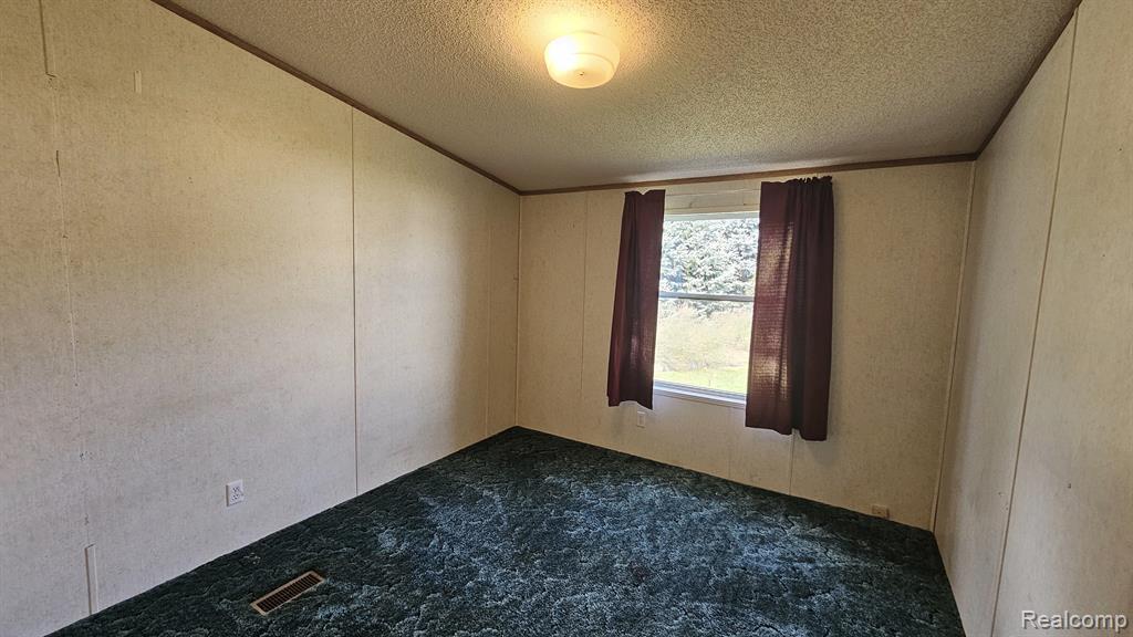 240 Green Valley Road Flint, MI 48506 - Photo 15 of 25 Gallery Image 15