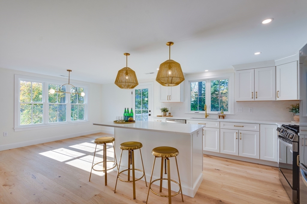 20 Bainbridge Road Reading, MA 01867 - Photo 5 of 41 Gallery Image 5