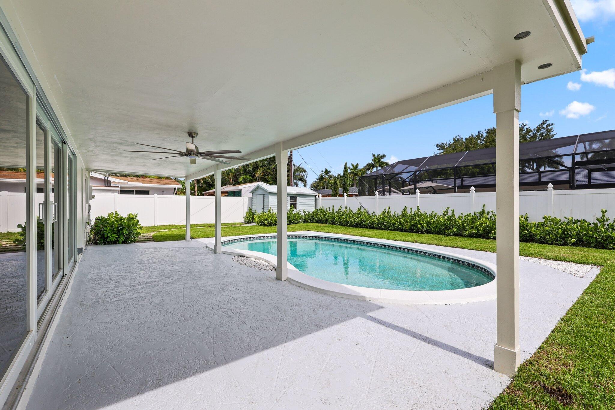 1198 Southwest 3rd Street Boca Raton, FL 33486 - Photo 26 of 29 a view of a volley ball court