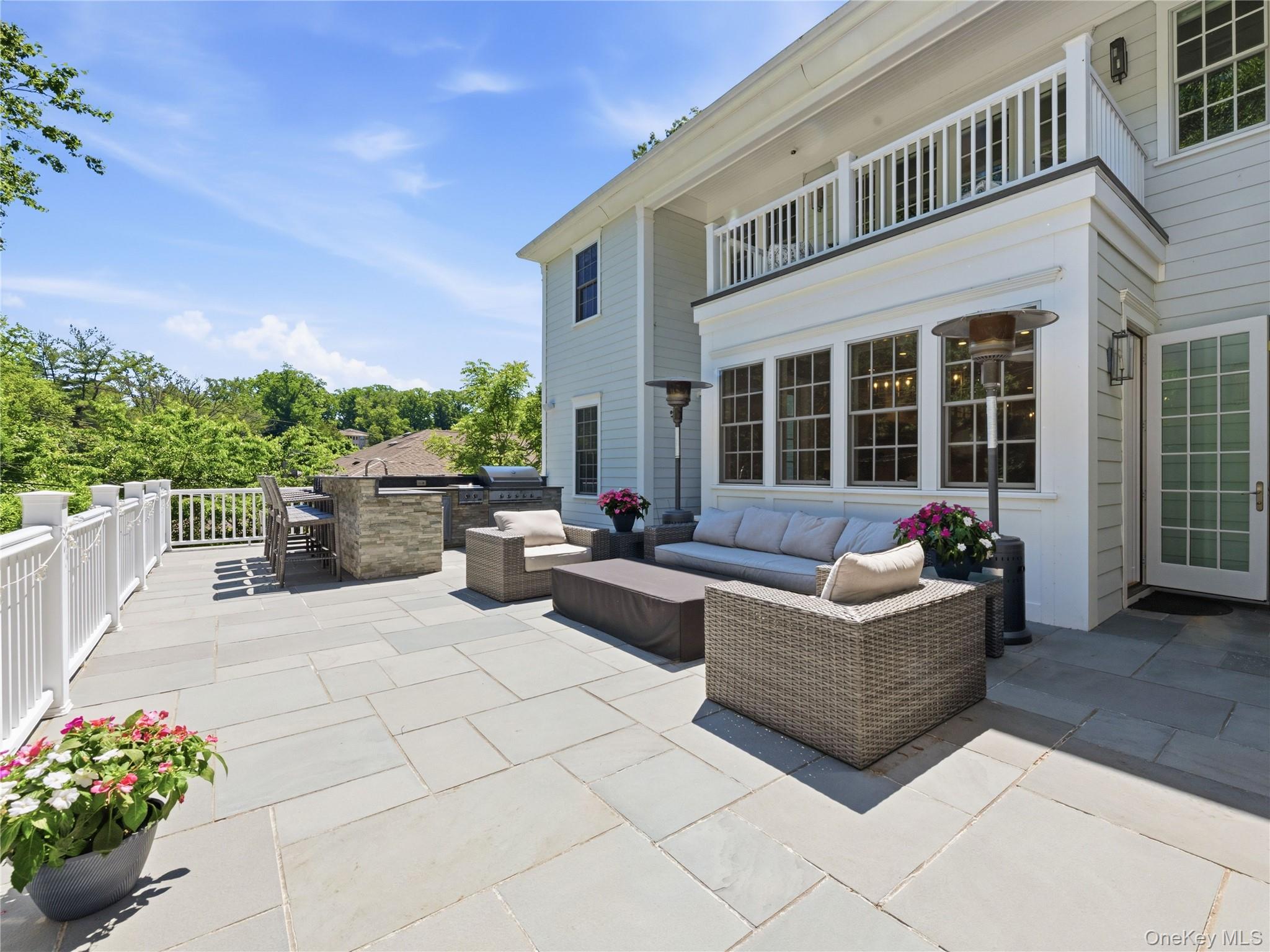 55 Plymouth Road Manhasset, NY 11030 - Photo 34 of 41