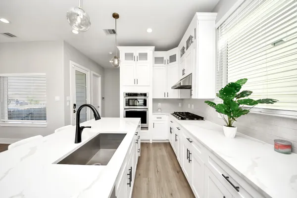 $2,900 | 410 East 41st Street, Houston, TX 77022