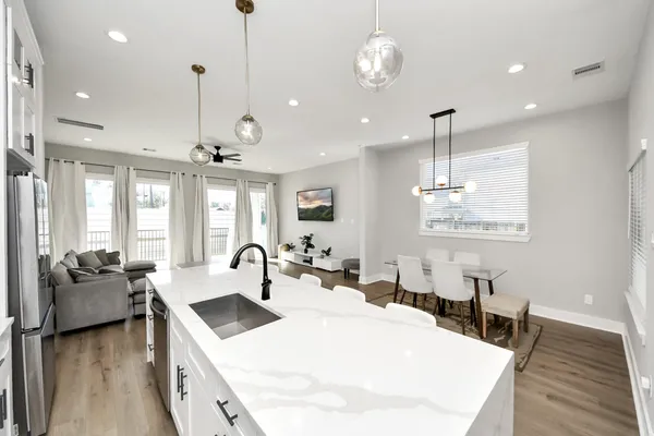 $2,900 | 410 East 41st Street, Houston, TX 77022