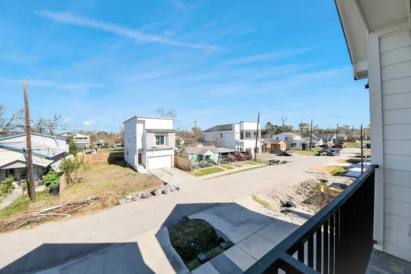 $2,900 | 410 East 41st Street, Houston, TX 77022