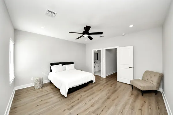 $2,900 | 410 East 41st Street, Houston, TX 77022