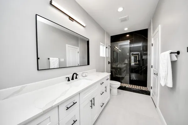 $2,900 | 410 East 41st Street, Houston, TX 77022