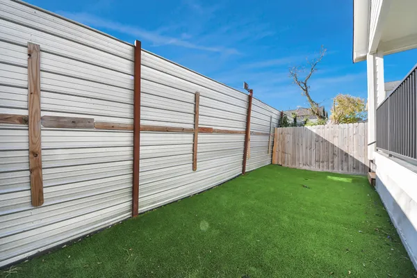 $2,900 | 410 East 41st Street, Houston, TX 77022