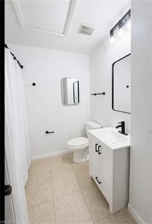 $2,000 | 5424 16th Place Southwest, Unit C3, Naples, FL 34116