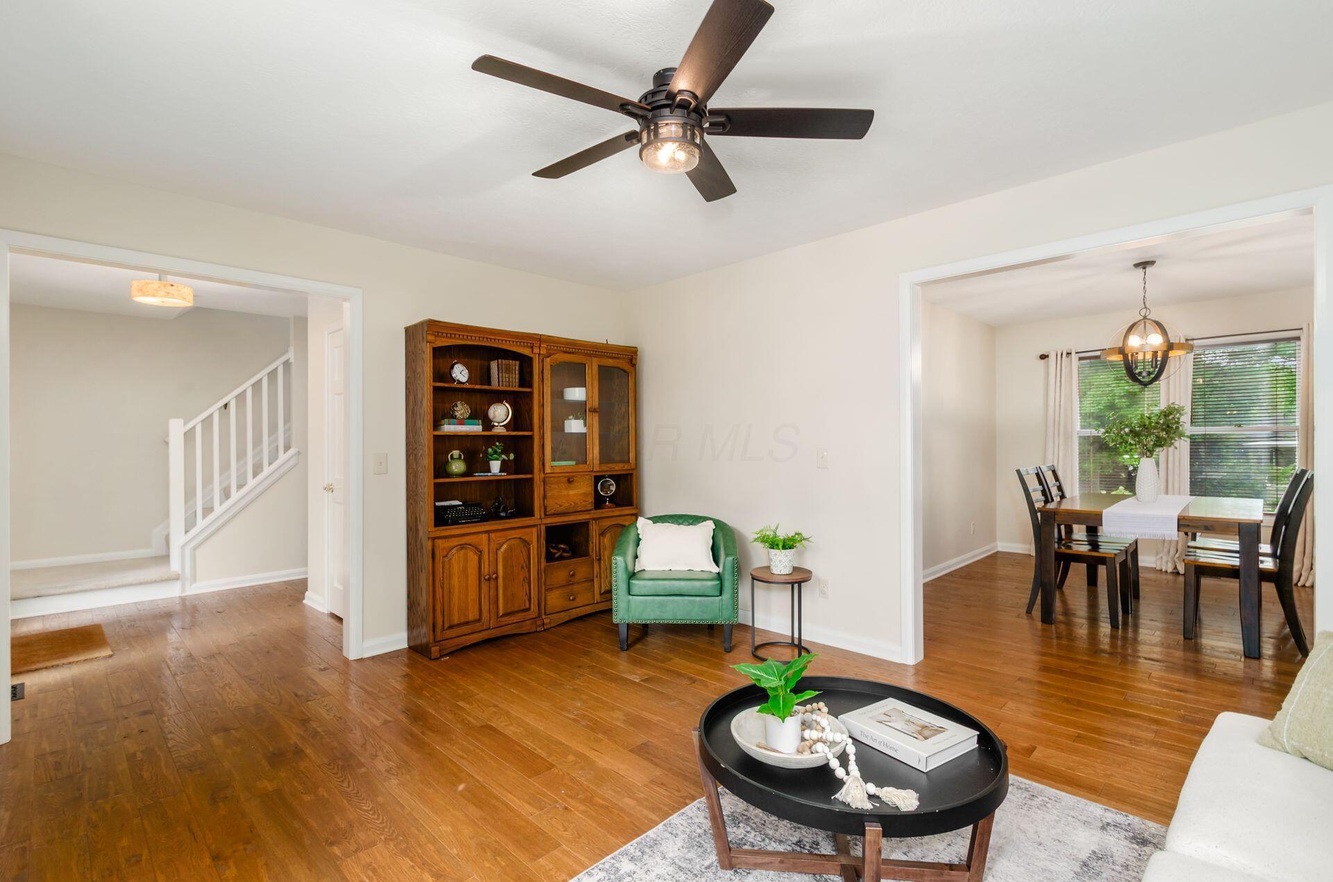 818 Hensel Woods Road Columbus, OH 43230 - Photo 4 of 45