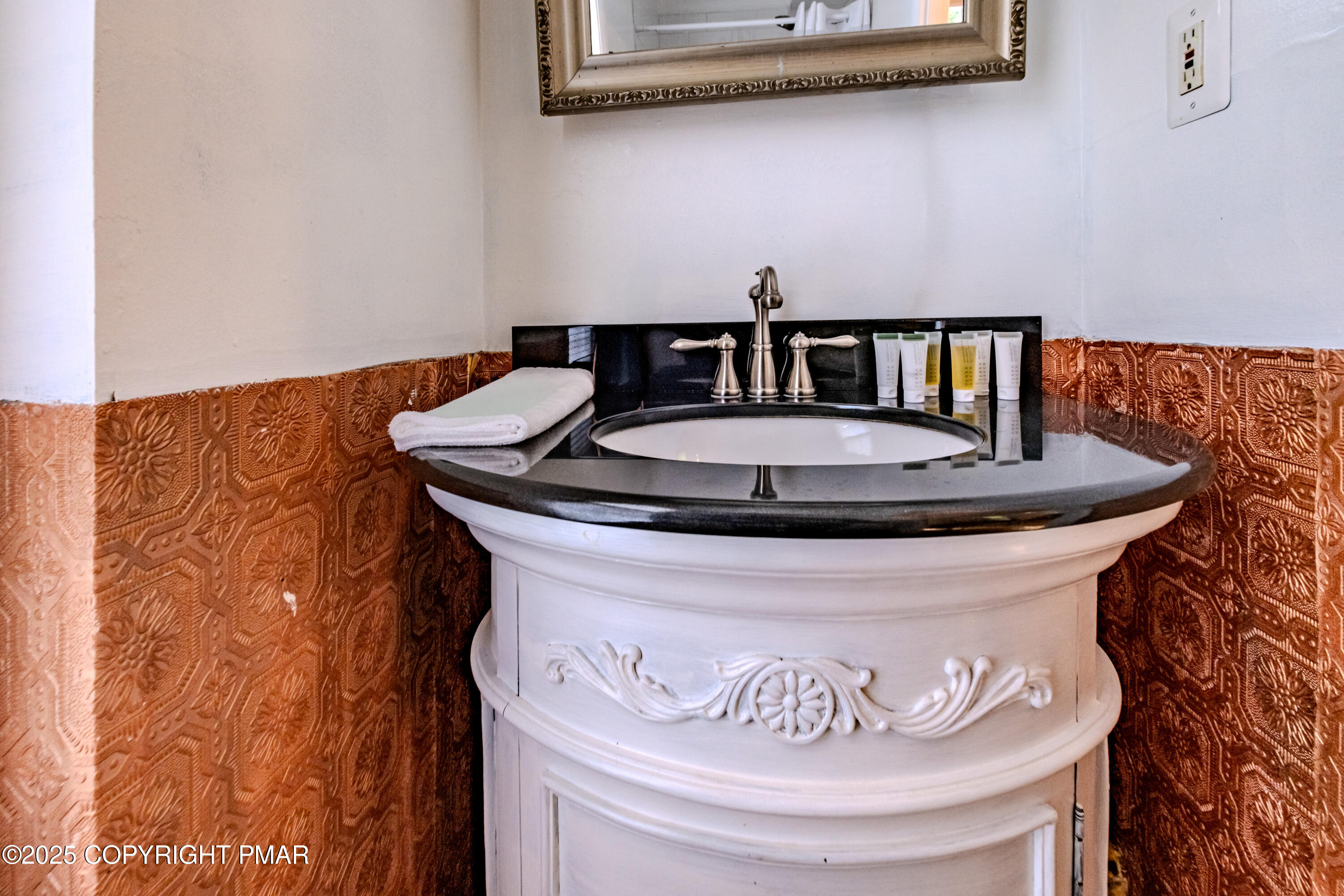 1885 Sullivan Trail Tannersville, PA 18372 - Photo 18 of 46