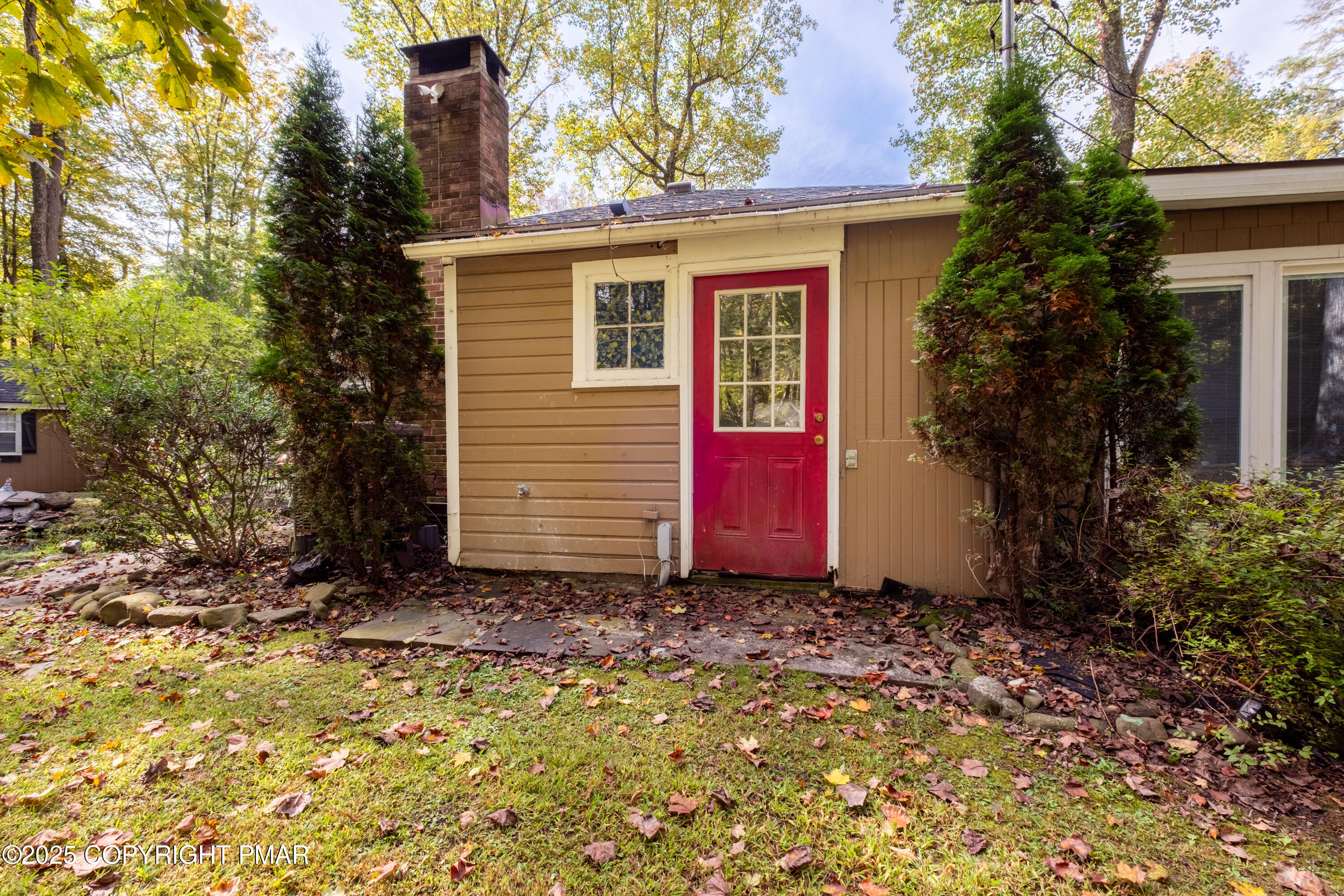 1885 Sullivan Trail Tannersville, PA 18372 - Photo 32 of 46 a front view of house with yard