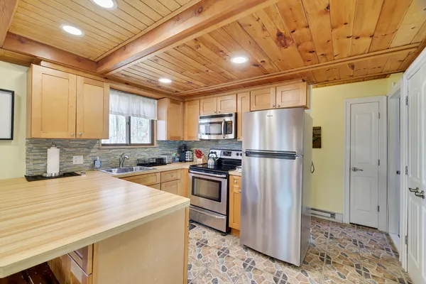 $2,790 | 163 Cambridge Court, Bushkill, PA 18324