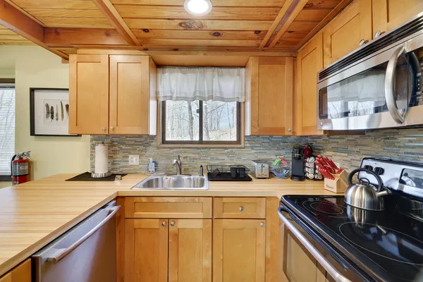 $2,790 | 163 Cambridge Court, Bushkill, PA 18324