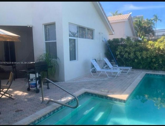 $450,000 | 6650 Northwest 25th Avenue, Boca Raton, FL 33496