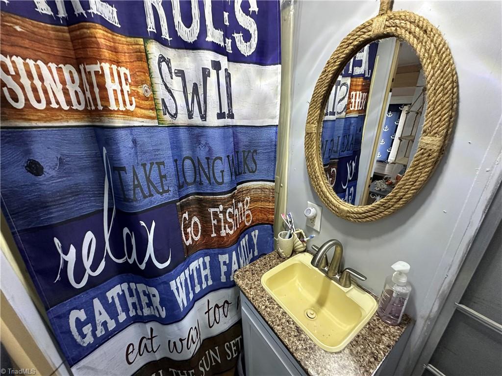 134 Badin Vw Road New London, NC 28127 - Photo 17 of 49