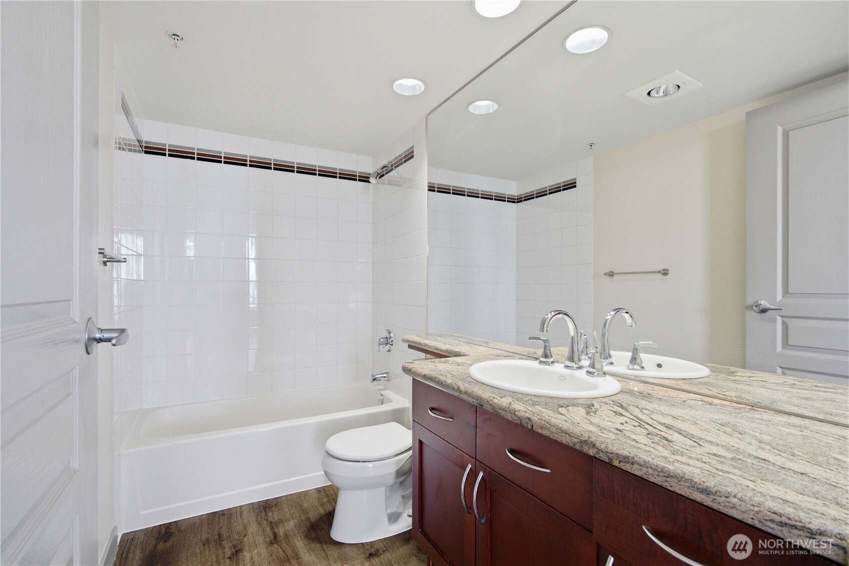 2929 1st Avenue, Unit 808 Seattle, WA 98121 - Photo 12 of 19