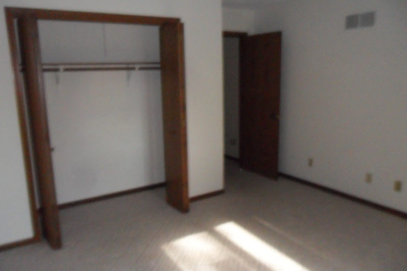 9022 East Richview Road Mount Vernon, IL 62864 - Photo 8 of 24