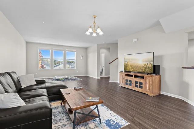 $384,900 | 5248 Hampton Street Northeast, Prior Lake, MN 55372