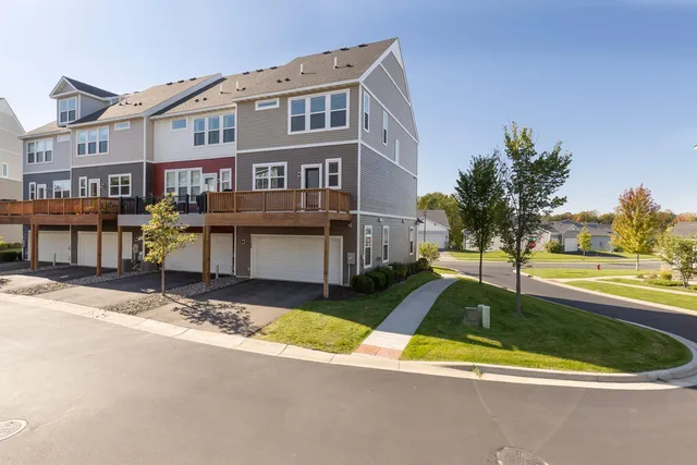 $384,900 | 5248 Hampton Street Northeast, Prior Lake, MN 55372