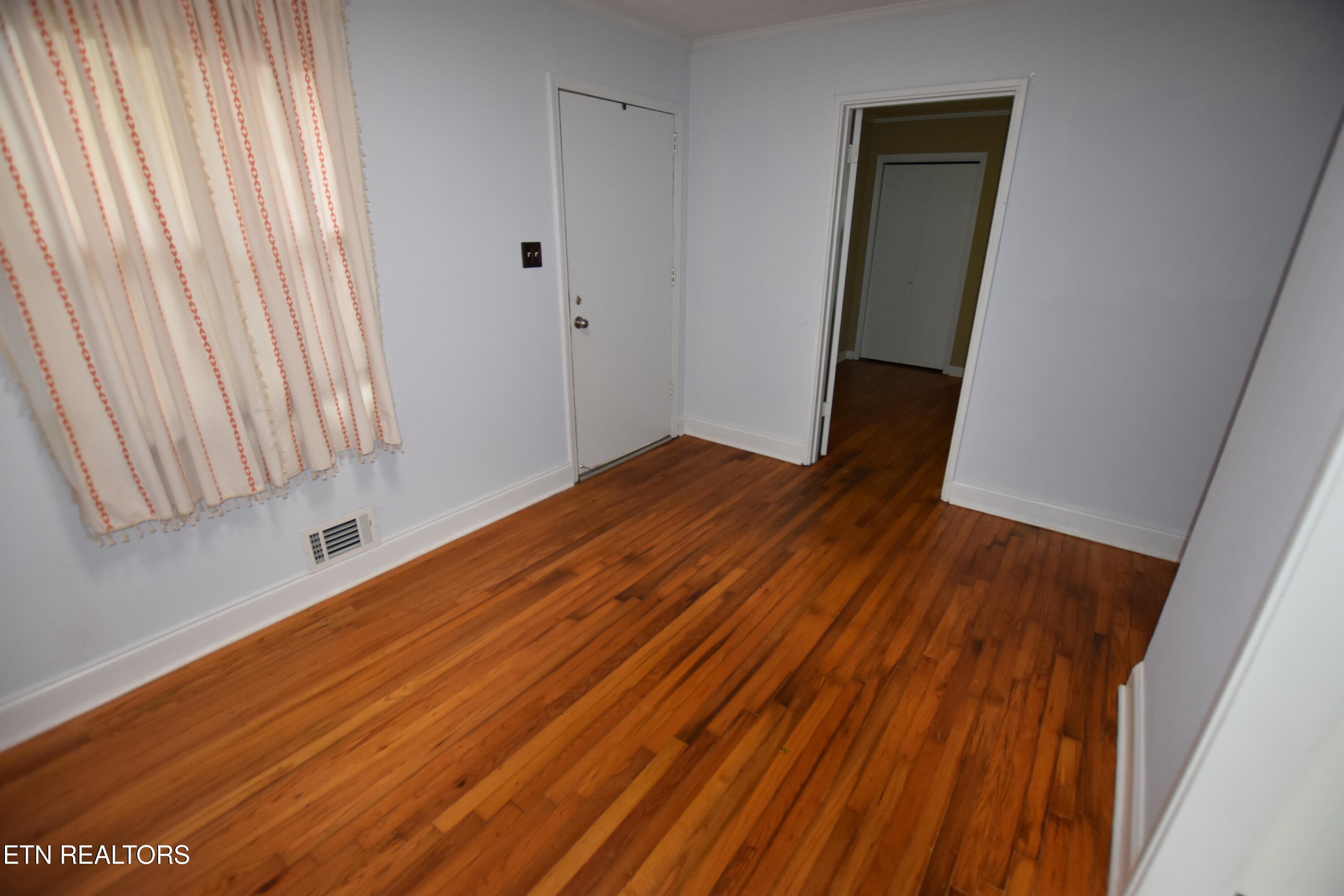 127 Amherst Lane Oak Ridge, TN 37830 - Photo 15 of 20 DSC_0148
