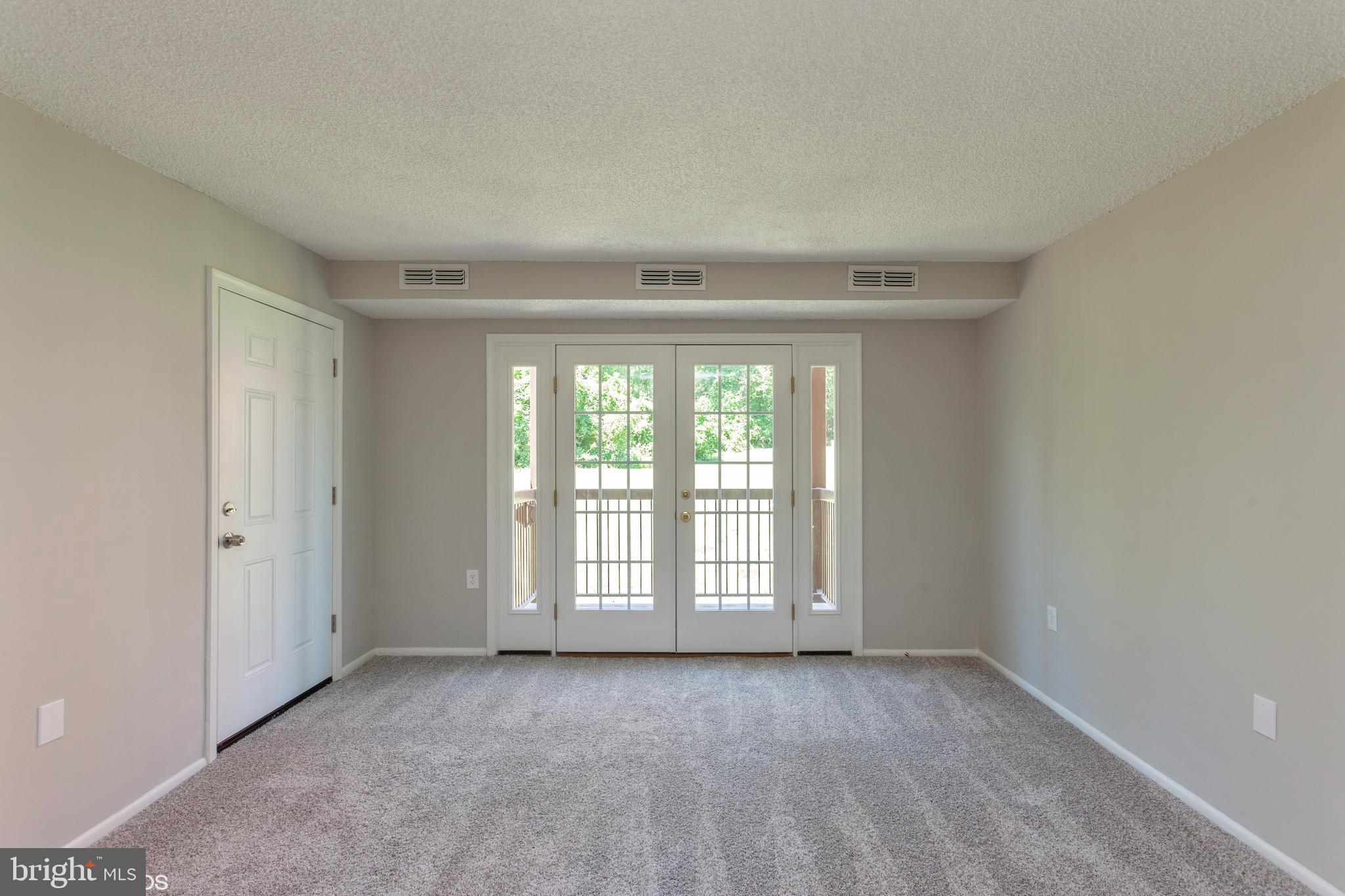 3813 Swann Road, Unit 1 Suitland, MD 20746 - Photo 6 of 20 Living room