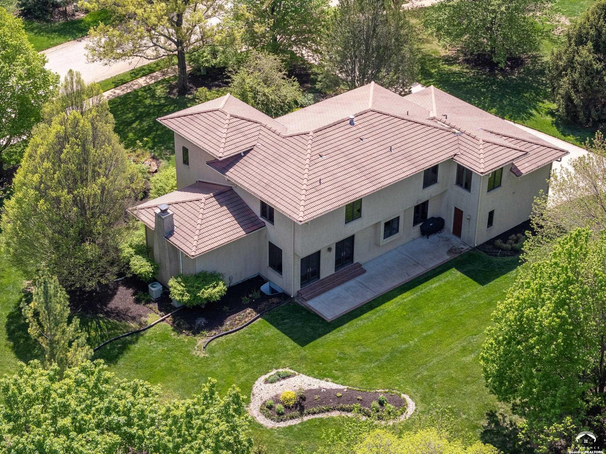 201 Fall Creek Road Lawrence, KS 66049 - Photo 5 of 98