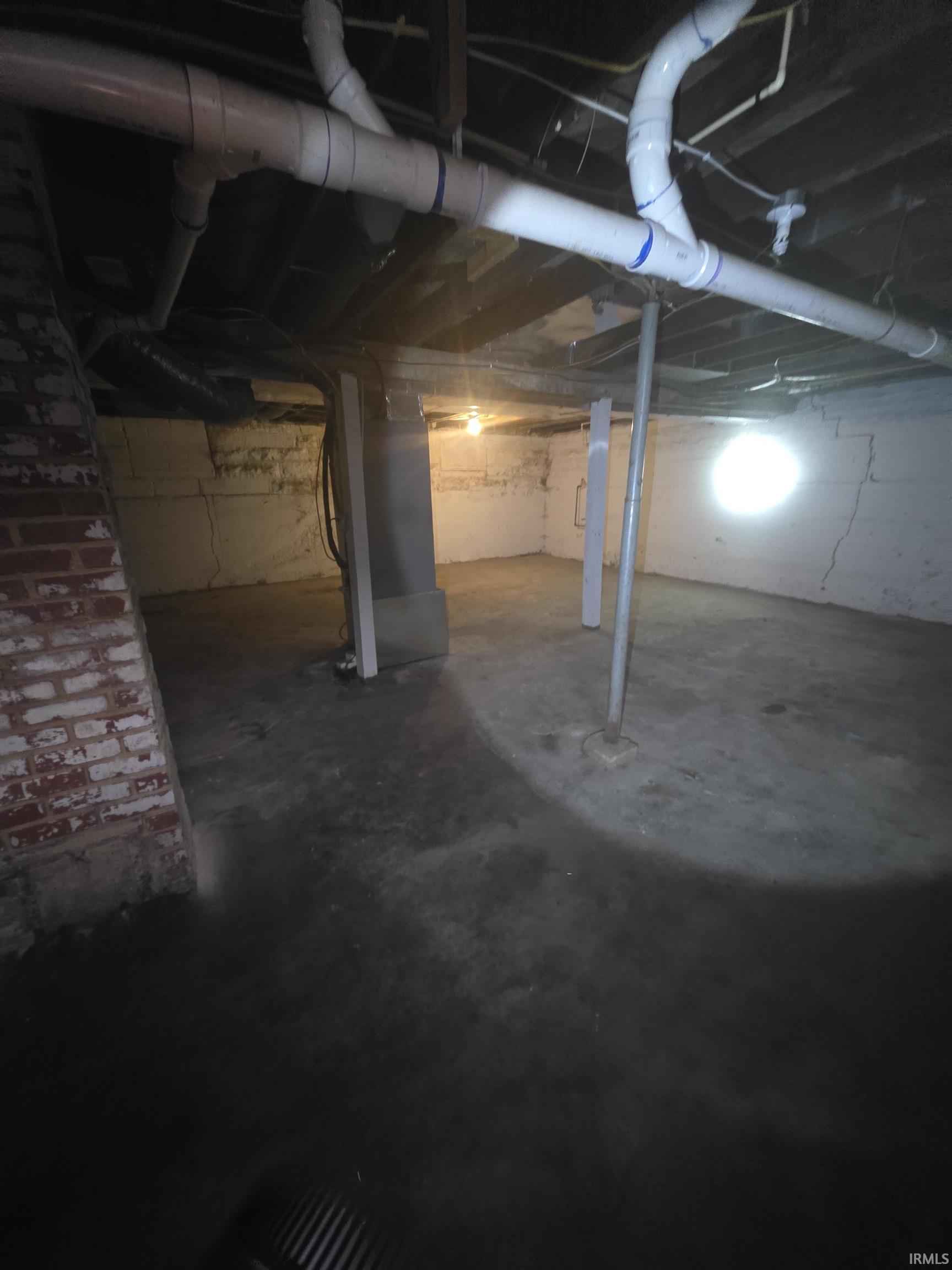 1028 R Street Bedford, IN 47421 - Photo 29 of 35