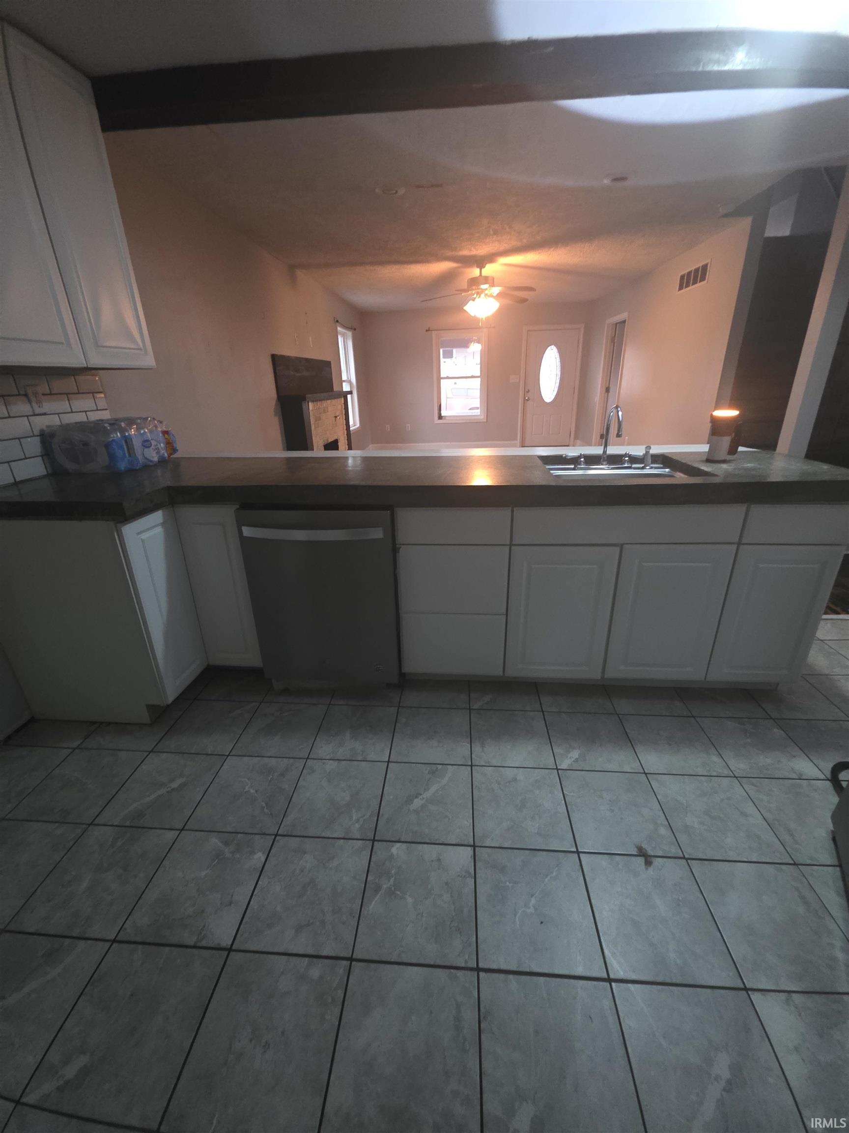 1028 R Street Bedford, IN 47421 - Photo 4 of 35